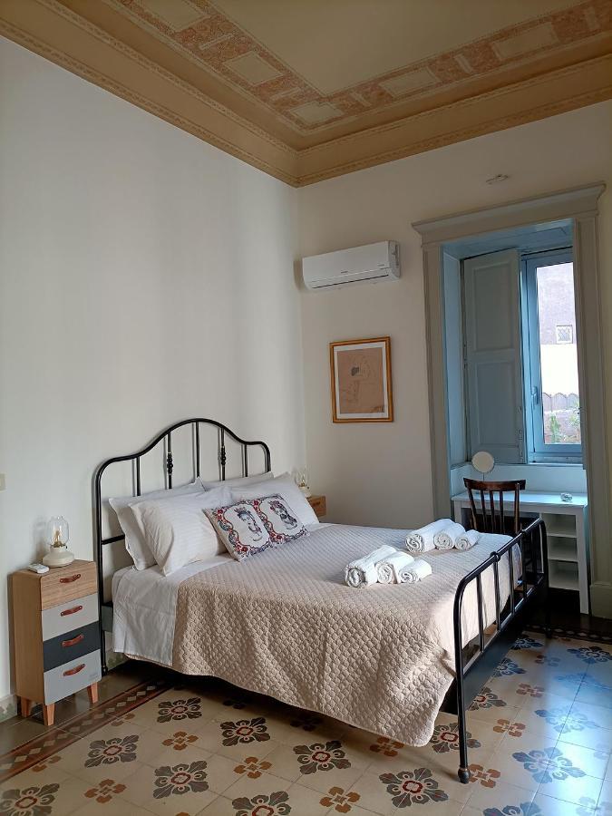 Stesicoro Art Home, In Centro Storico A Катания Экстерьер фото